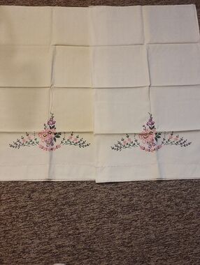 PR OF VINTAGE Pillow CASES